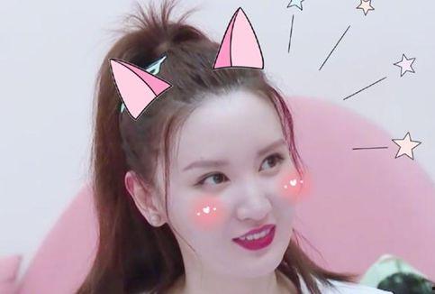 冷白皮女明星网红,网红女明星的时尚魅力解析”