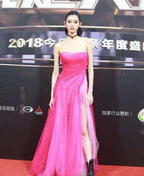 女明星网红同台领奖,跨界合作闪耀星光