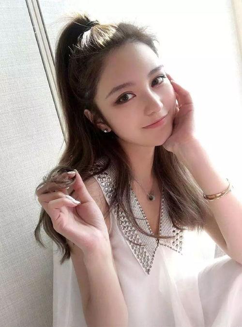 那拉提明星网红,揭秘新疆草原的明星魅力