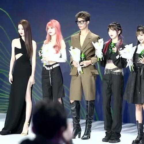 明星网红同框变形,颜值大比拼！