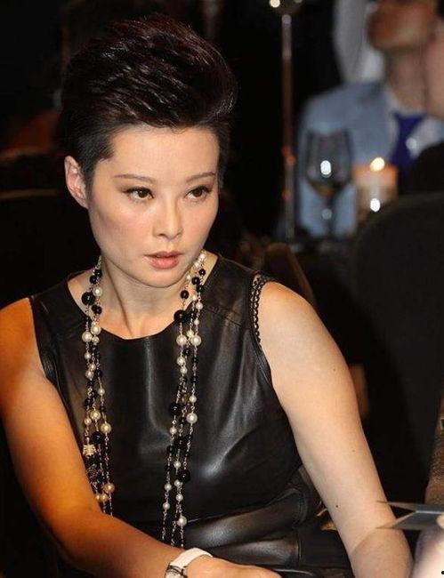 明星网红爆料分享文案,揭秘娱乐圈幕后故事