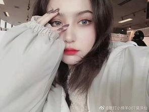 明星网红美瞳直播,明星同款美瞳背后的时尚潮流