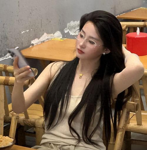 嘲讽00后明星网红