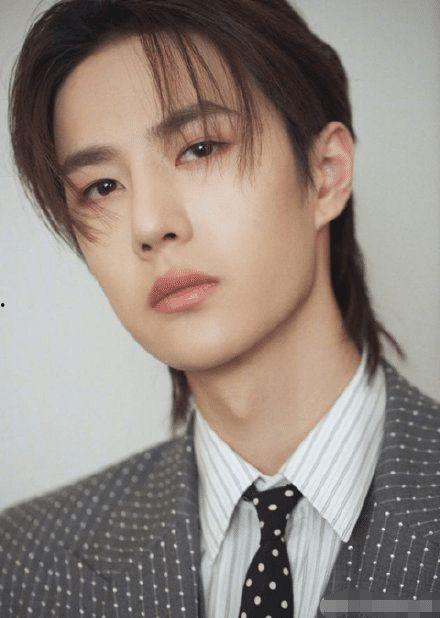 明星网红王一博,从流量偶像到全能艺人，多面才华闪耀娱乐圈