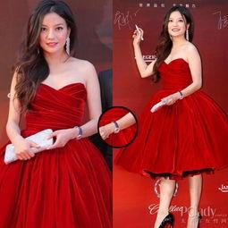 明星网红款裙子搭配,演绎时尚新风尚